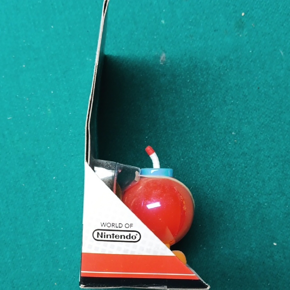 Nintendo Red Bob-omb Collectible Figure - Picture 5 of 6